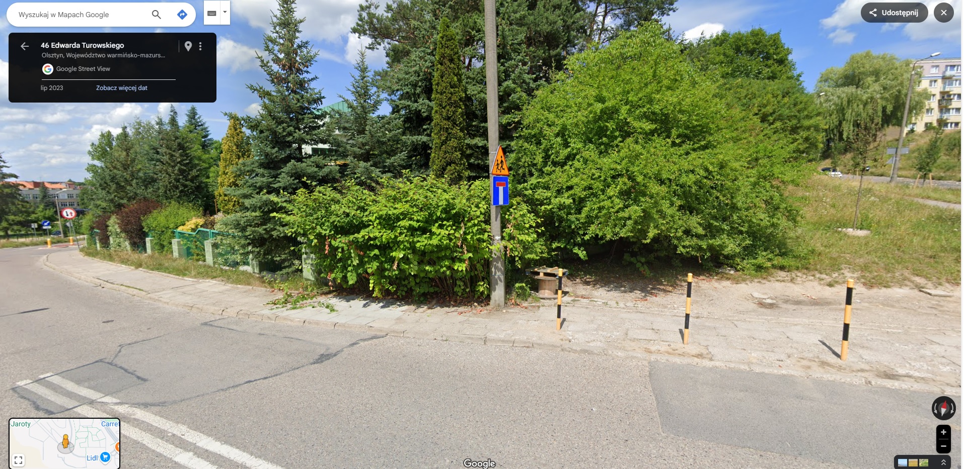 Chodnik przy ulicy Turowskiego