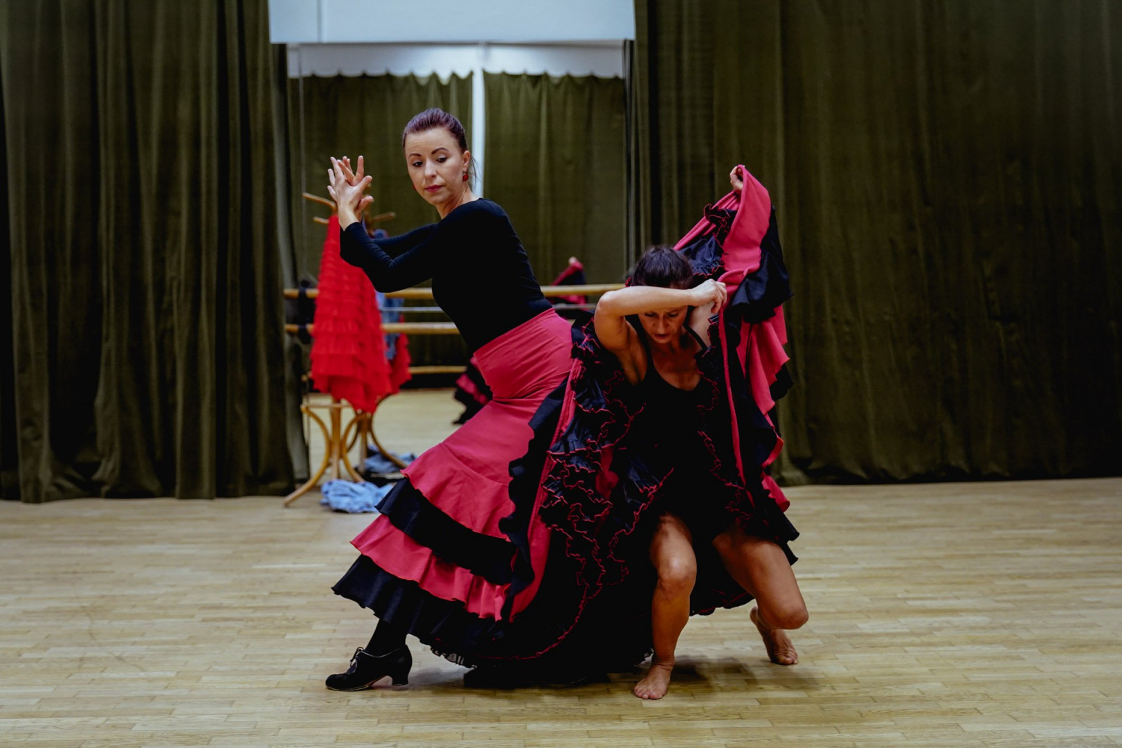 Kadr ze spektaklu Olsztyńskiego Teatru Tańca pt. Kadr ze spektaklu Olsztyńskiego Teatru Tańca pt.