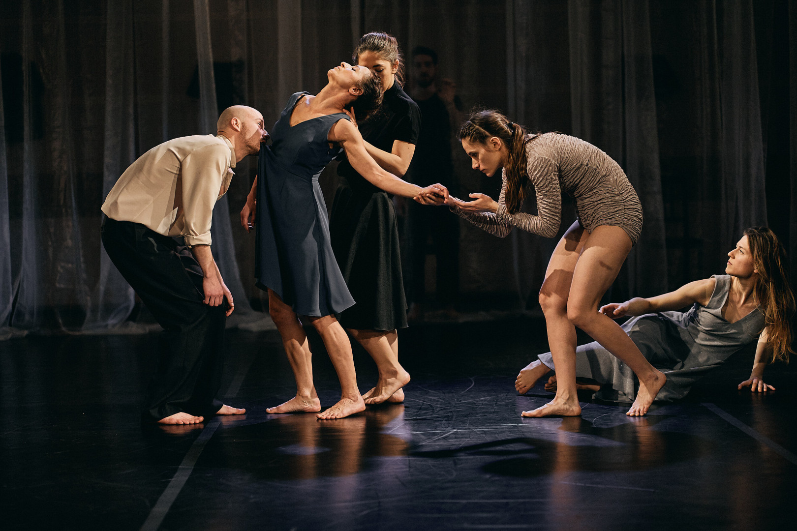 Kadr ze spektaklu Olsztyńskiego Teatru Tańca Kadr ze spektaklu Olsztyńskiego Teatru Tańca