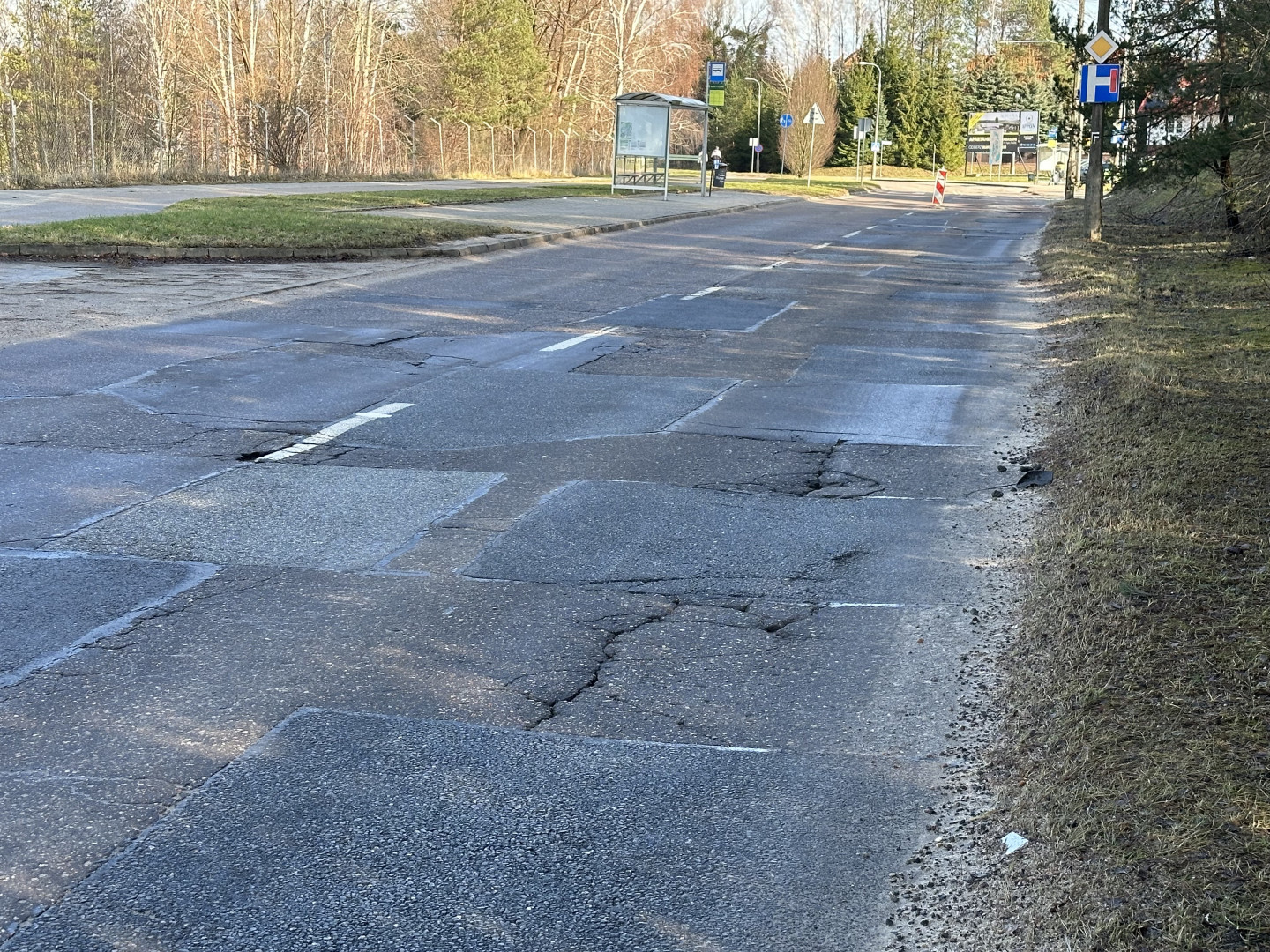 Kontynuacja naprawy nawierzchni ulicy Hozjusza