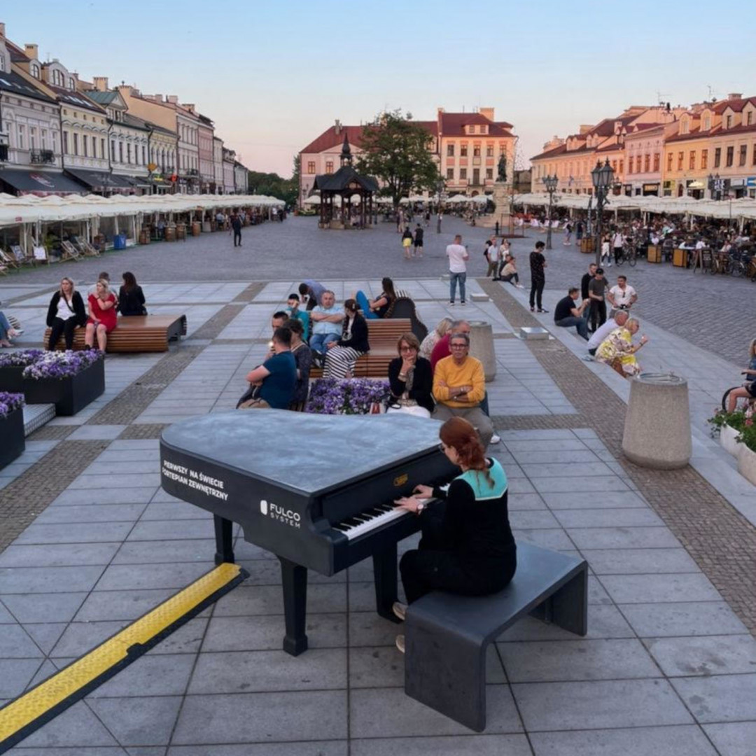 foto ze strony www.cadenza-piano.pl